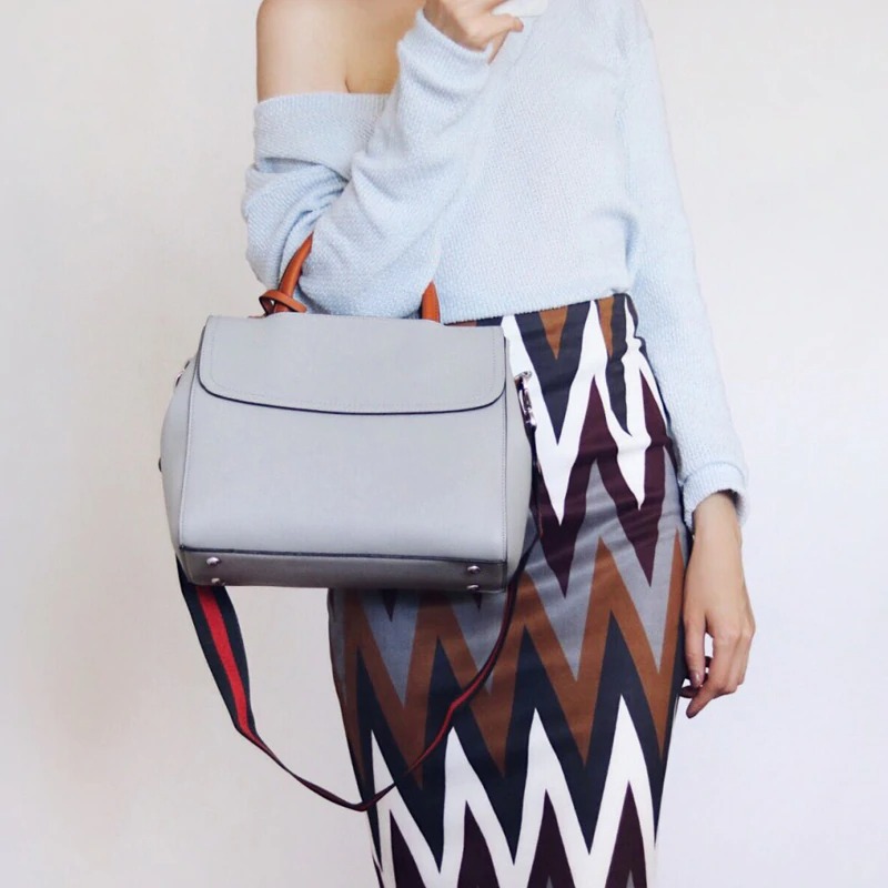 ovevook-women-handbag-with-striped-wide_main-1