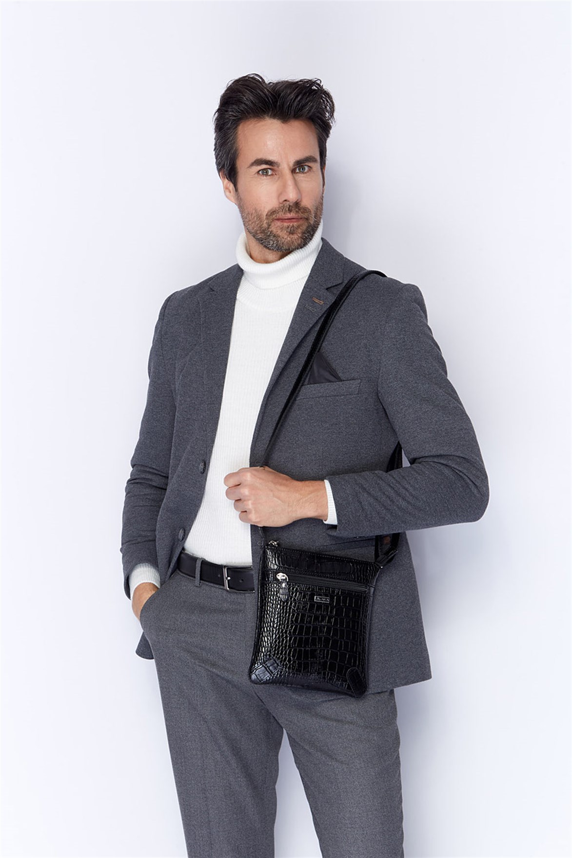 siyah-timsah-desenli---omuzdan-askili--66-451